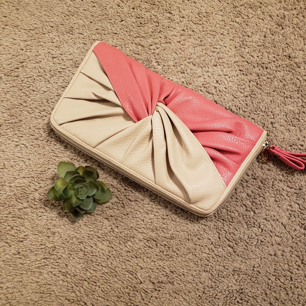 Jessica Simpson Clutch Purse